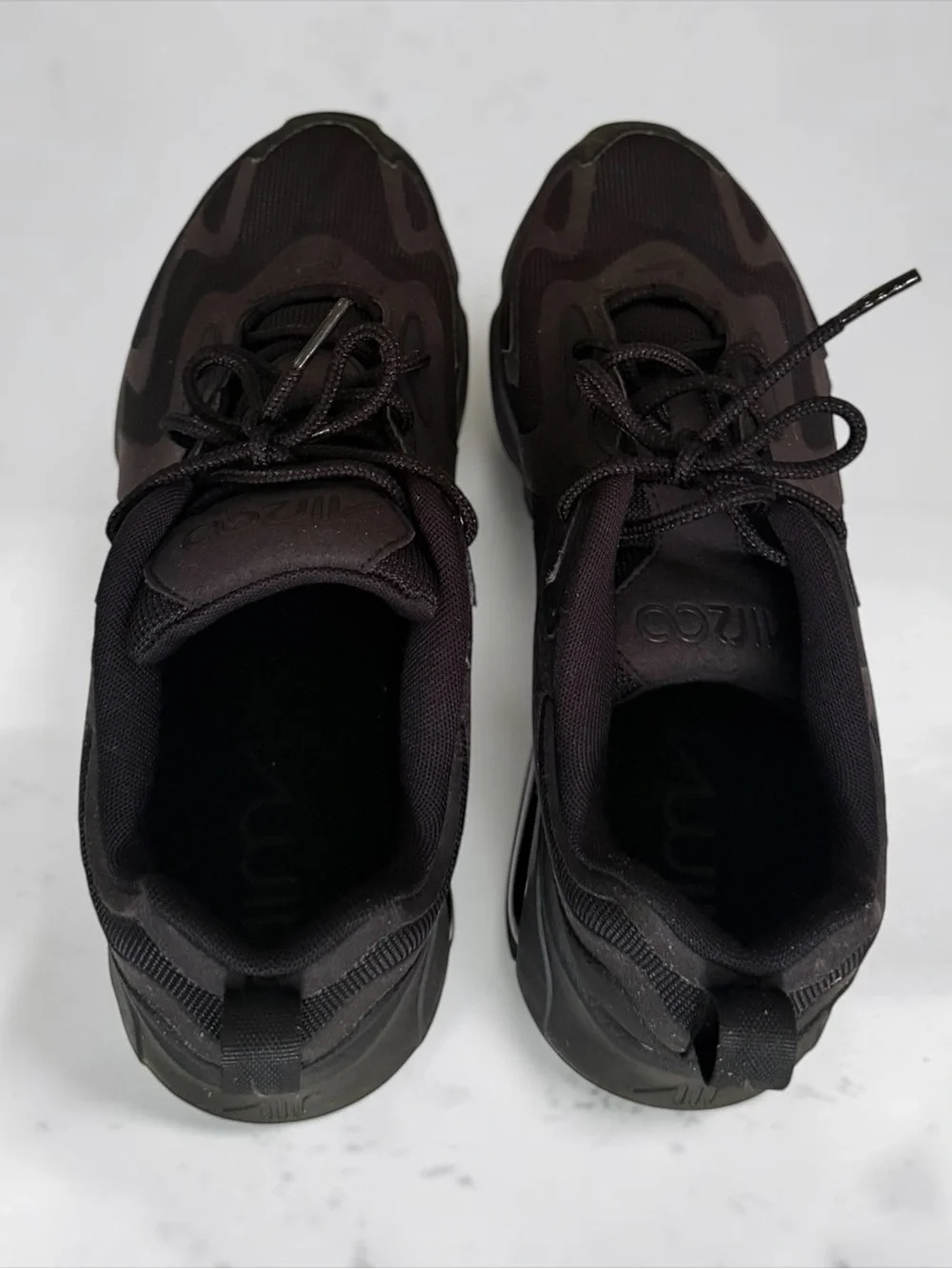 Nike Air Max 200 Triple Black Men's Size 9.5 (AQ2568-003) Running Shoes